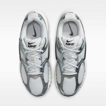 Nike V5 RNR Schuh (Herren) – Photon Dust/Smoke Grey/Light Smoke Grey/Dark Smoke Grey