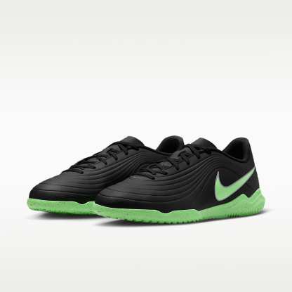 Nike Tiempo Maestro Club Low-Top-Fußballschuh für Hallen- und Hartplätze – Schwarz/Schwarz/Illusion Green
