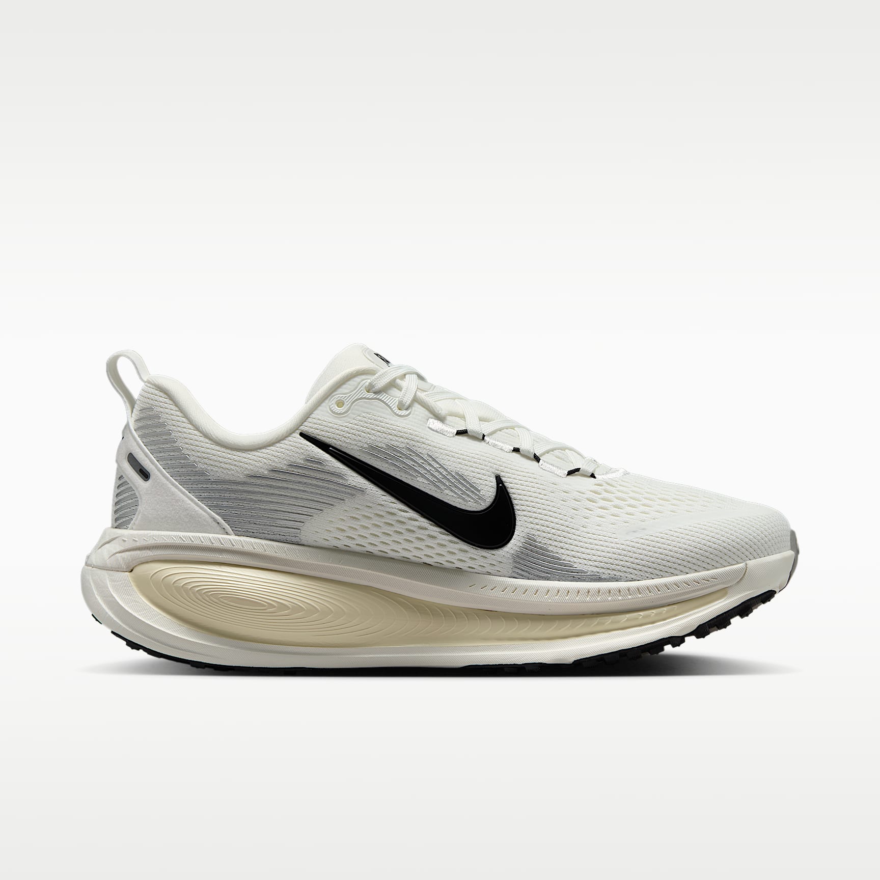 Nike Vomero 18 Straßenlaufschuh (Damen) – Summit White/Coconut Milk/Coconut Milk/Schwarz