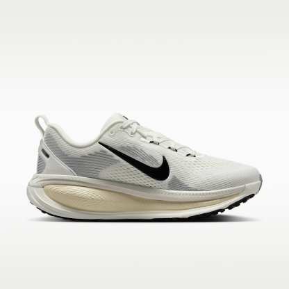 Nike Vomero 18 Straßenlaufschuh (Damen) – Summit White/Coconut Milk/Coconut Milk/Schwarz