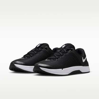 Nike MC Trainer 4 Trainingsschuh (Damen) – Schwarz/Weiß