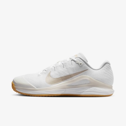 Nike Vapor 12 Clay Court Tennisschuh (Herren) – Weiß/Summit White/Linen/Light Orewood Brown