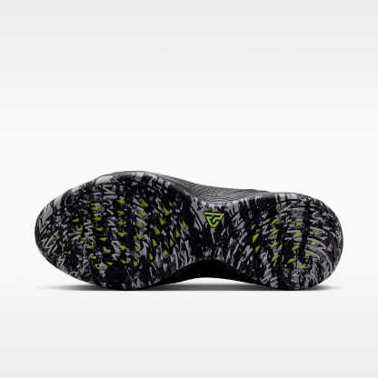 Giannis Freak 8 "Etched in Stone" Basketballschuh – Schwarz/Light Smoke Grey/Volt