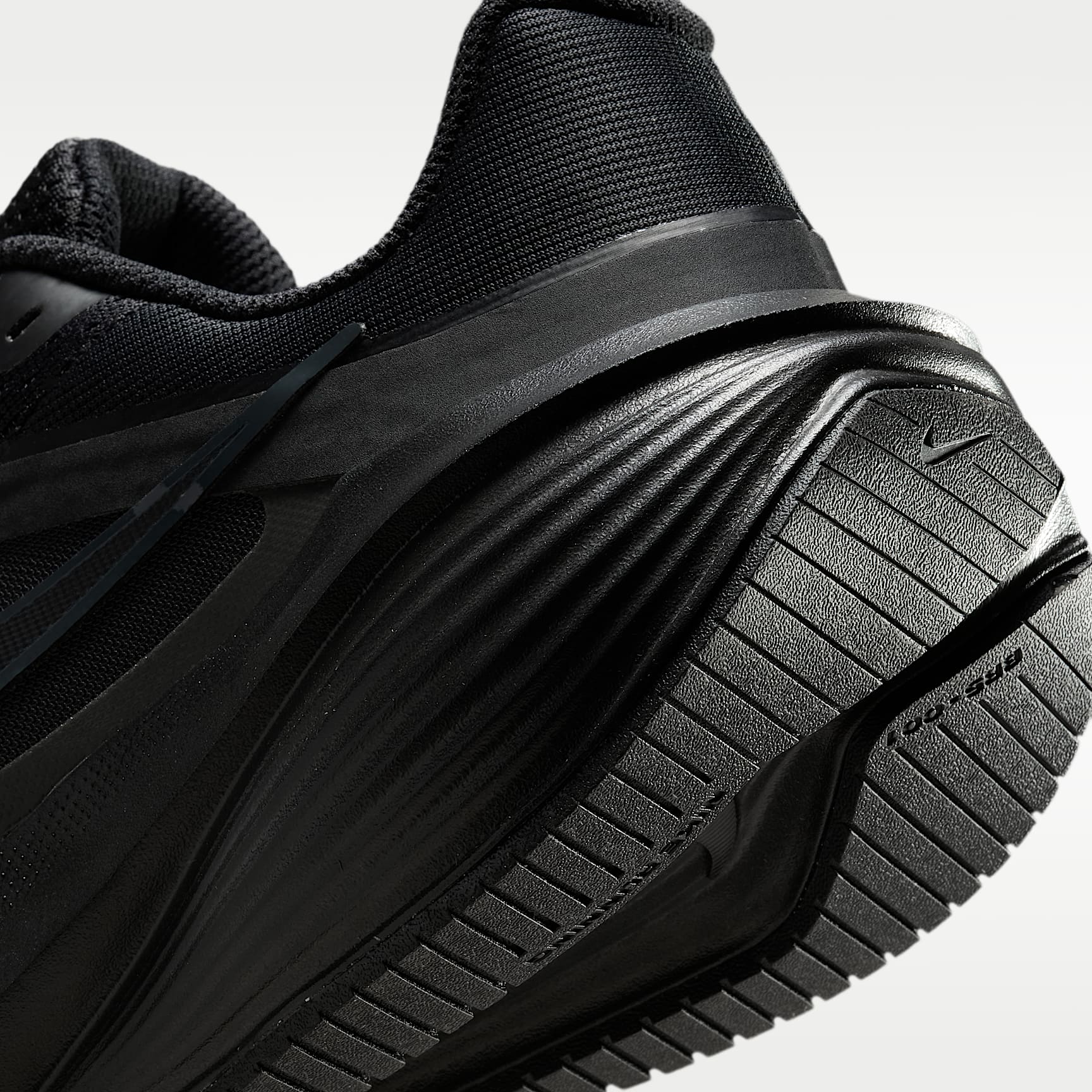 Nike Downshifter 14 Straßenlaufschuh (Herren) – Schwarz/Anthracite/Schwarz