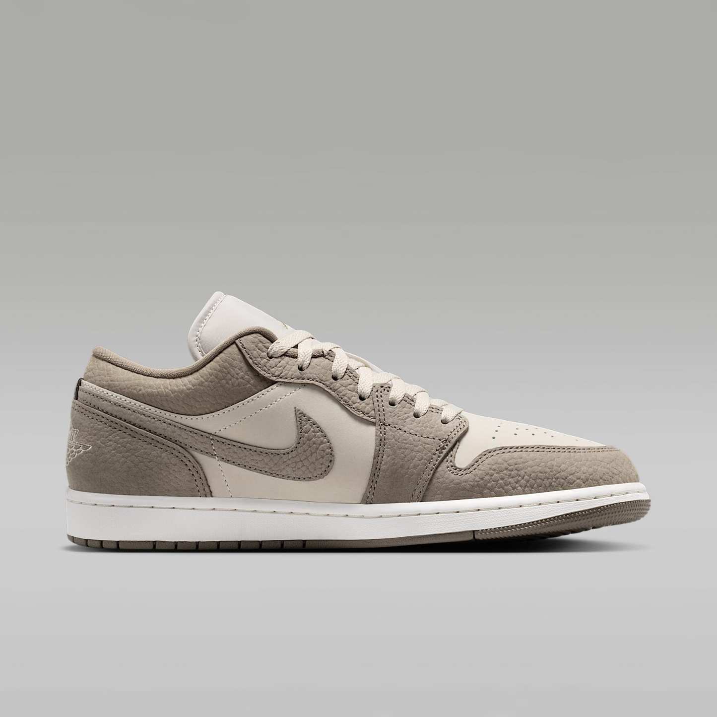 Air Jordan 1 Low Herrenschuh – Olive Grey/Cream II/Silver Sage/Olive Grey