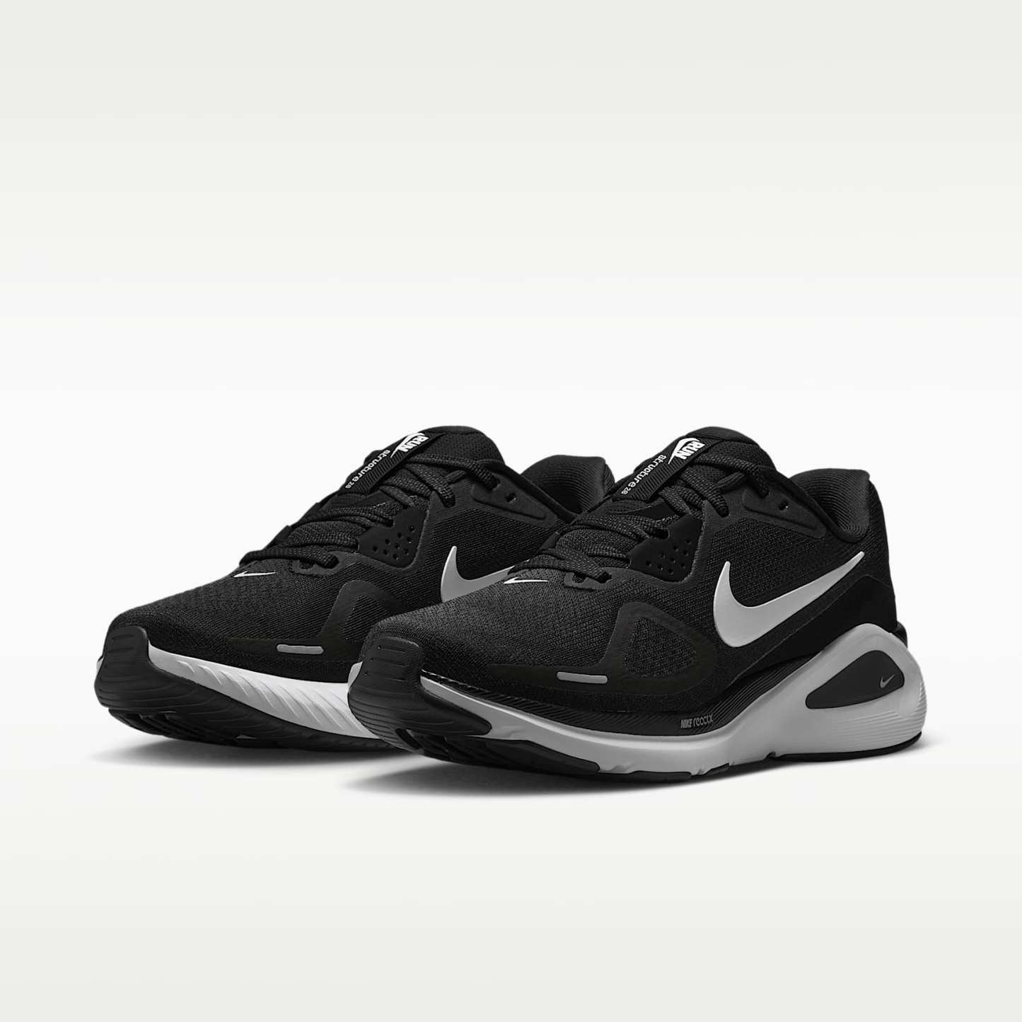 Nike Structure 26 Straßenlaufschuh (Damen) – Schwarz/Cool Grey/Metallic Silver/Weiß