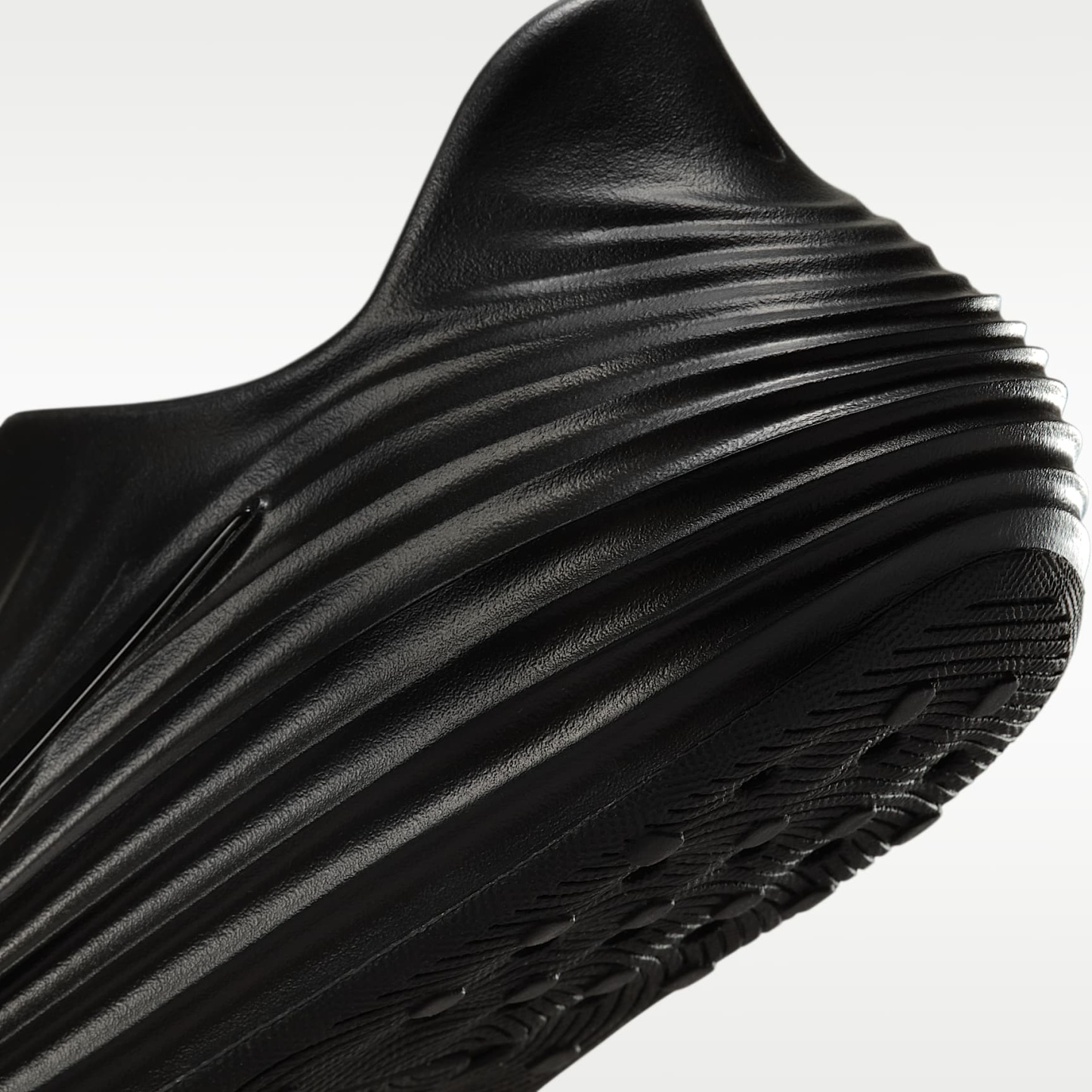 Nike ReactX Rejuven8 Schuh (Damen) – Schwarz/Schwarz/Schwarz