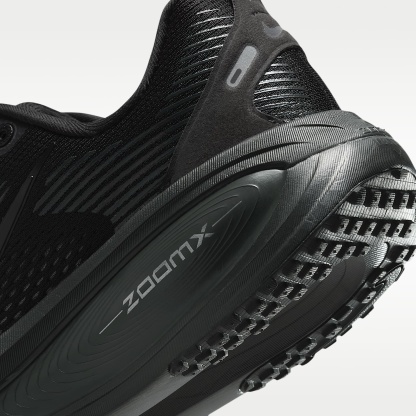 Nike Vomero 18 Straßenlaufschuh (Damen) – Schwarz/Dark Smoke Grey/Light Smoke Grey/Schwarz