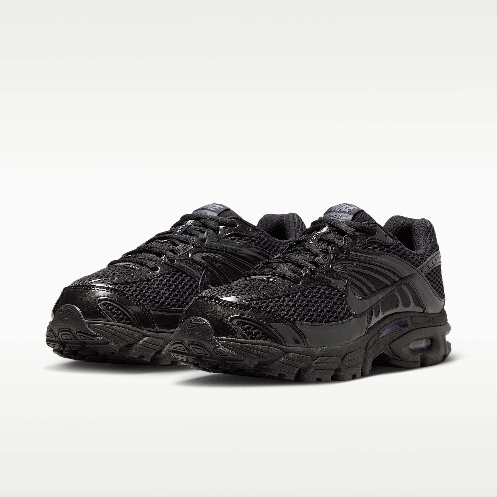 Nike Air Max Moto 2K Schuh mit reflektierenden Akzenten (Damen) – Schwarz/Iron Grey/Metallic Silver/Schwarz