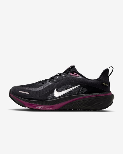 Nike Pegasus 42 GORE-TEX wasserdichter Straßenlaufschuh (Damen) – Schwarz/True Berry/Metallic Silver