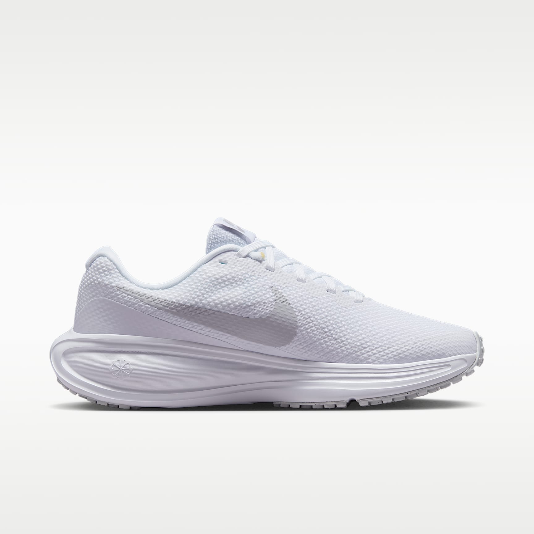 Nike Revolution 8 Straßenlaufschuh (Damen) – Weiß/Pure Platinum