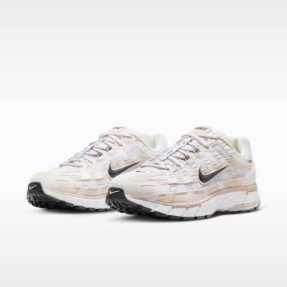 Nike P-6000 Damenschuh – Light Orewood Brown/Weiß/Metallic Summit White/Schwarz