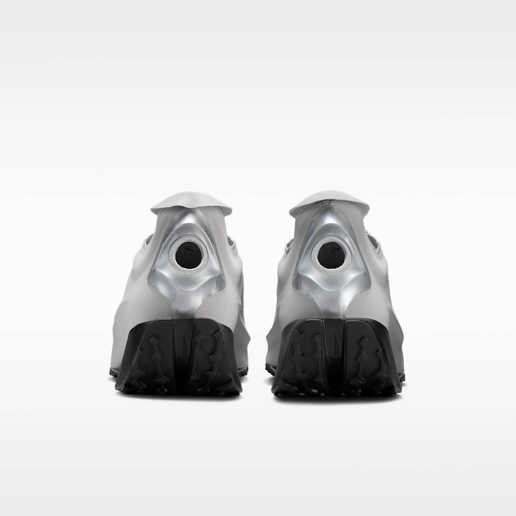 Nike First Sight Noir Schuh (Damen) – Flat Silver/Schwarz/Metallic Silver
