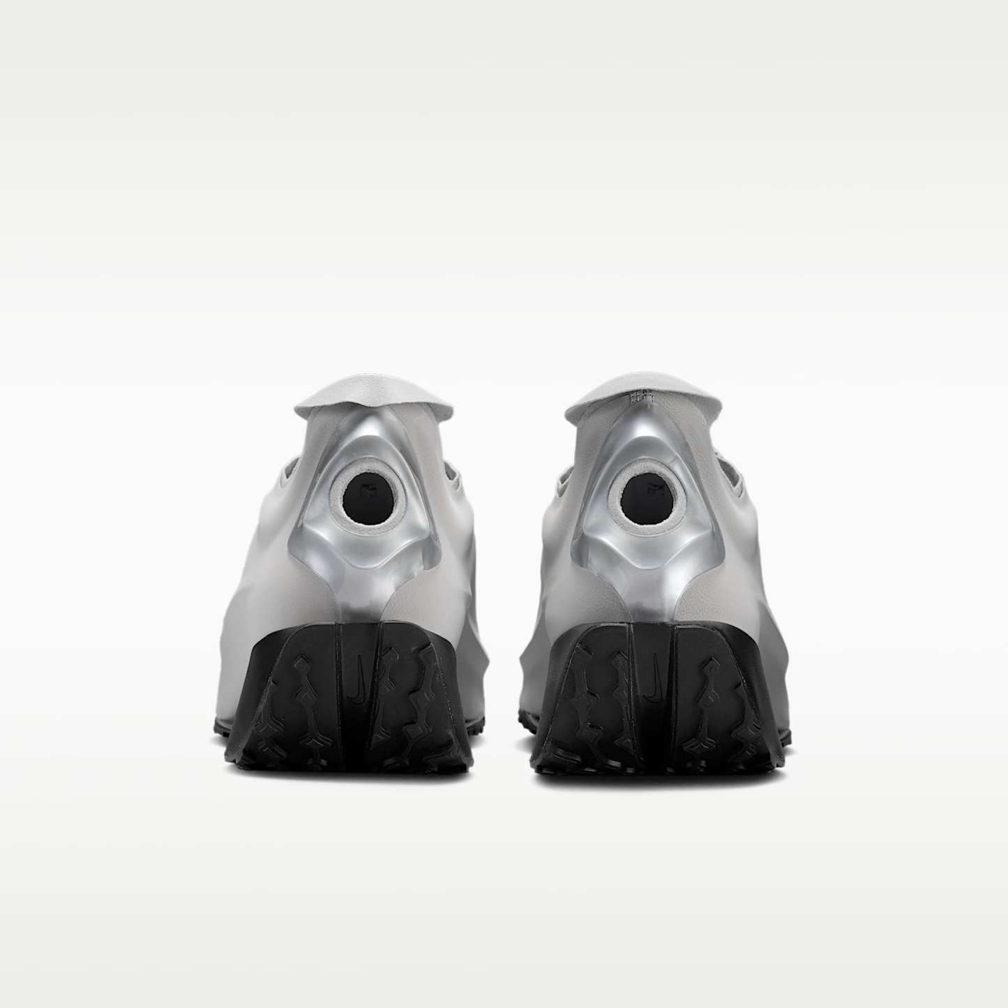 Nike First Sight Noir Schuh (Damen) – Flat Silver/Schwarz/Metallic Silver