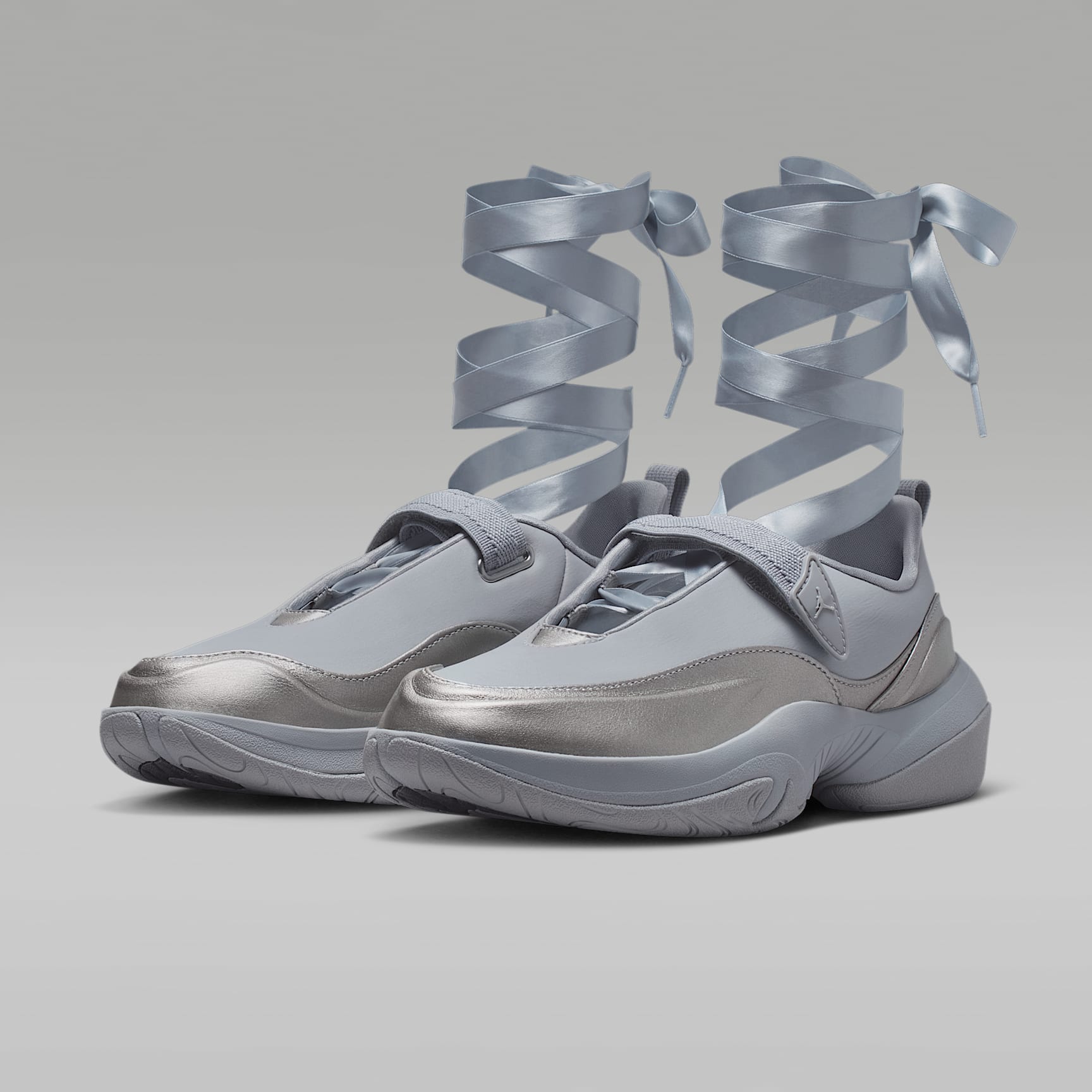 Jordan Pointe Schuh (Damen) – Metallic Silver/Smoke Grey/Photon Dust