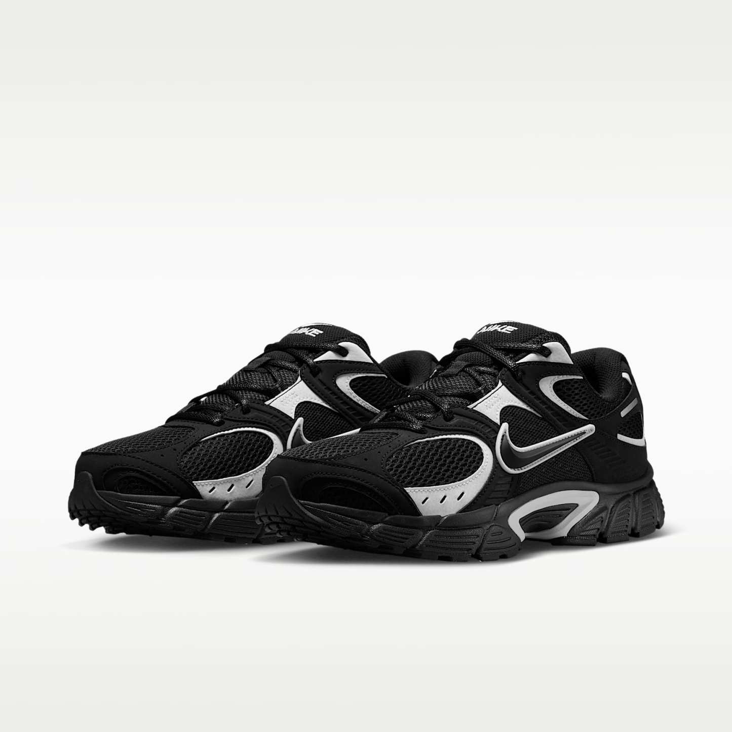 Nike V5 RNR Schuh (Herren) – Schwarz/Weiß/Schwarz