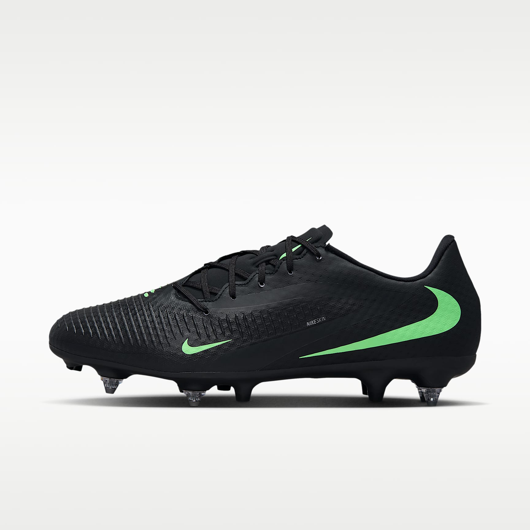 Nike Phantom 6 Low Academy Fußballschuh für weichen Rasen – Schwarz/Schwarz/Illusion Green