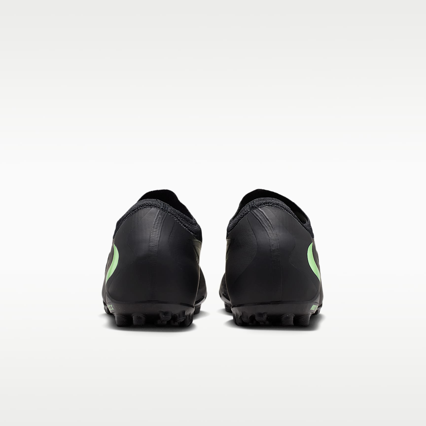 Nike Phantom 6 Low Pro Fußballschuh für Turf – Schwarz/Schwarz/Illusion Green