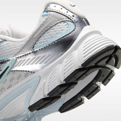 Nike V5 RNR Schuh mit reflektierenden Akzenten (Damen) – Grey Fog/Off White/Glacier Blue/Anthracite