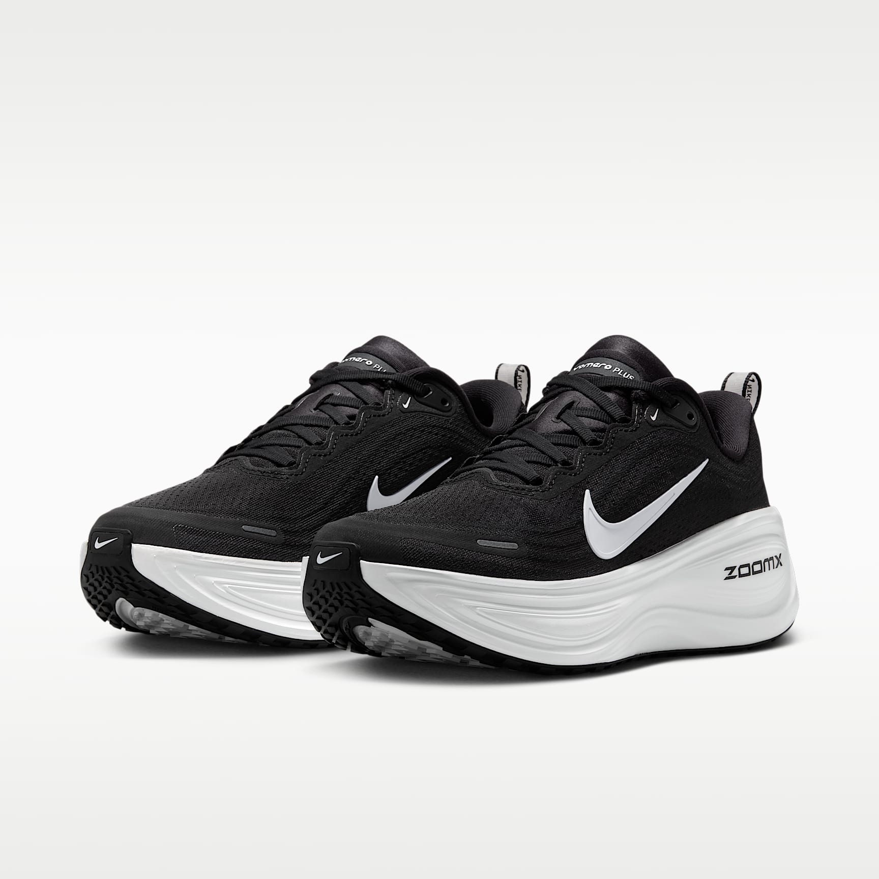Nike Vomero Plus Straßenlaufschuh (Damen) – Schwarz/Cool Grey/Metallic Dark Grey/Weiß