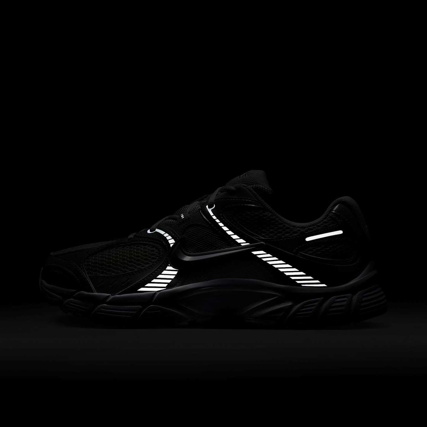 Nike V5 RNR Schuh (Herren) – Weiß/Schwarz/Metallic Silver/Weiß