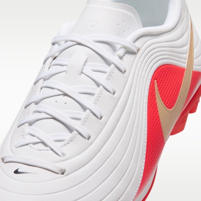 Nike Tiempo Maestro Club Low-Top-Fußballschuh für verschiedene Böden – Weiß/Bright Crimson/Blur