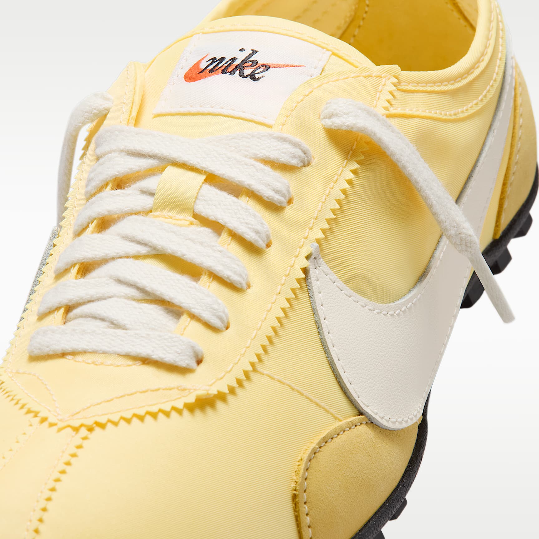 Nike Moon Shoe Original Schuh (Damen) – Soft Yellow/Schwarz/Soft Pearl