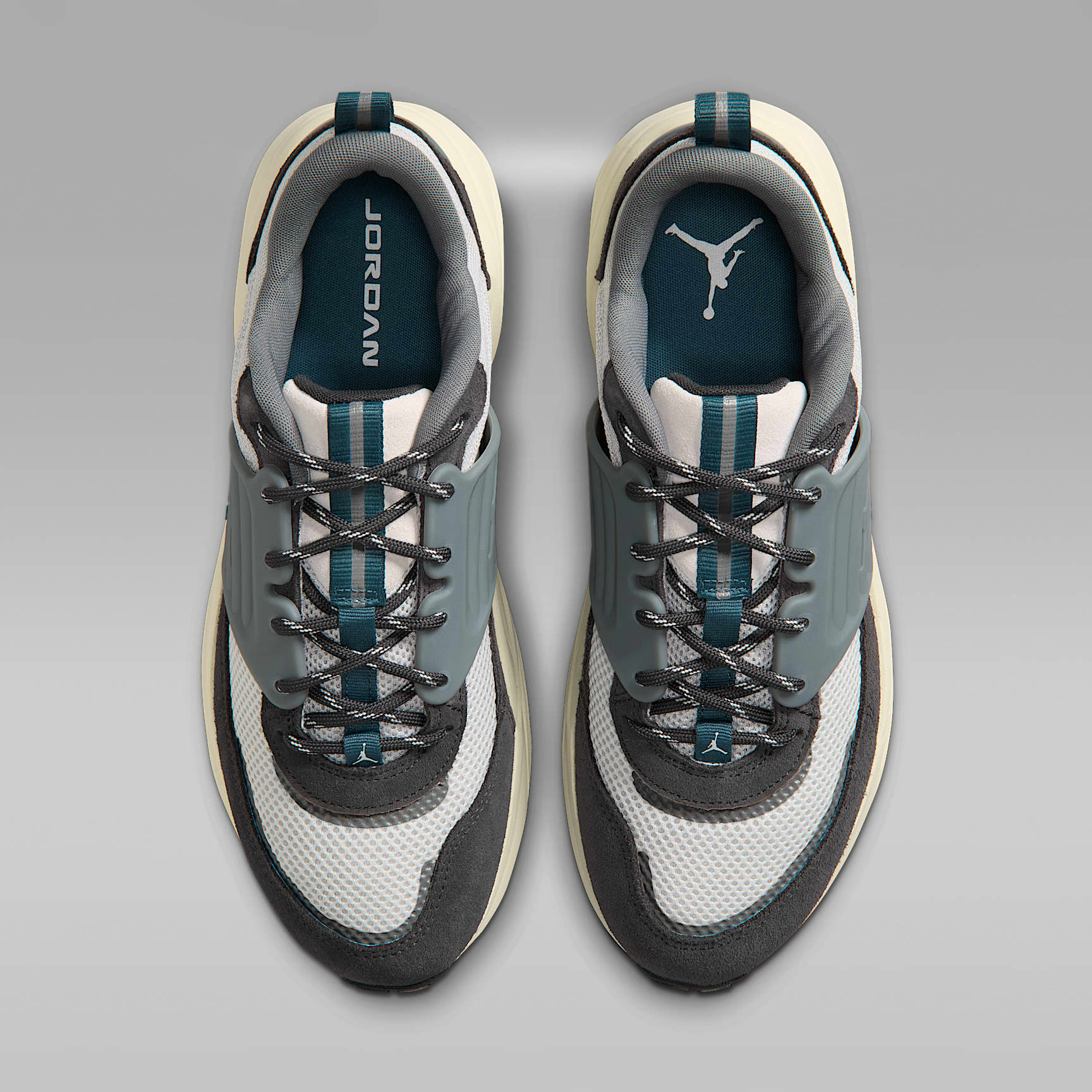 Jordan Trunner O/S Schuhe (Herren) – Photon Dust/Anthracite/Cool Grey/Ash Green