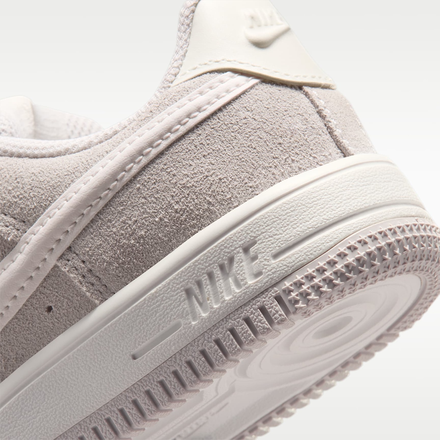 Nike Force 1 Low Schuh (jüngere Kinder) – Vast Grey/Sail