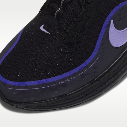 Nike Revolution 8 Utility Straßenlaufschuh (Damen) – Schwarz/Persian Violet/Gridiron/Purple Pulse