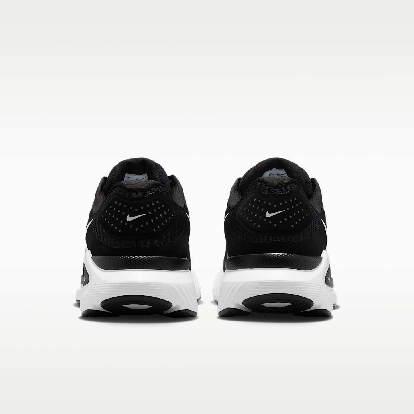 Nike Structure 26 Straßenlaufschuh (Herren) – Schwarz/Cool Grey/Metallic Silver/Weiß