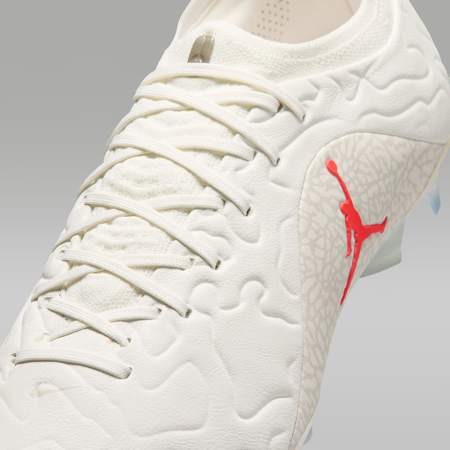 Jordan Tiempo Maestro Elite SE Low-Top-Fußballschuh für normalen Rasen – Sail/Infrared 23