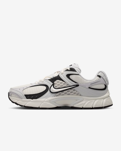 Nike V5 RNR Schuh (Herren) – Sail/Schwarz/Vast Grey/Sail