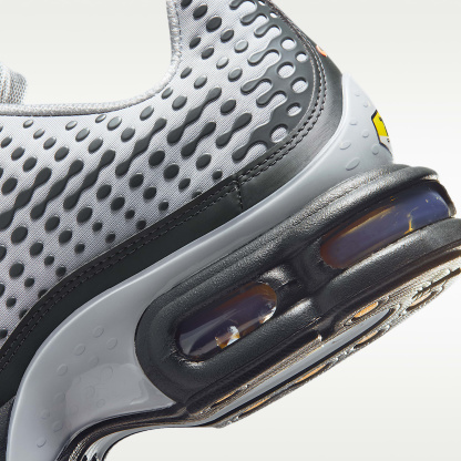 Nike Air Max Plus VII Schuh (Herren) – Light Smoke Grey/Dark Smoke Grey/Hot Curry