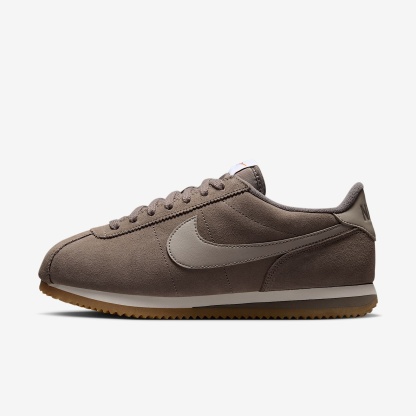 Nike Cortez Schuh (Damen) – Cave Stone/Sail/Gum Light Brown/Enigma Stone