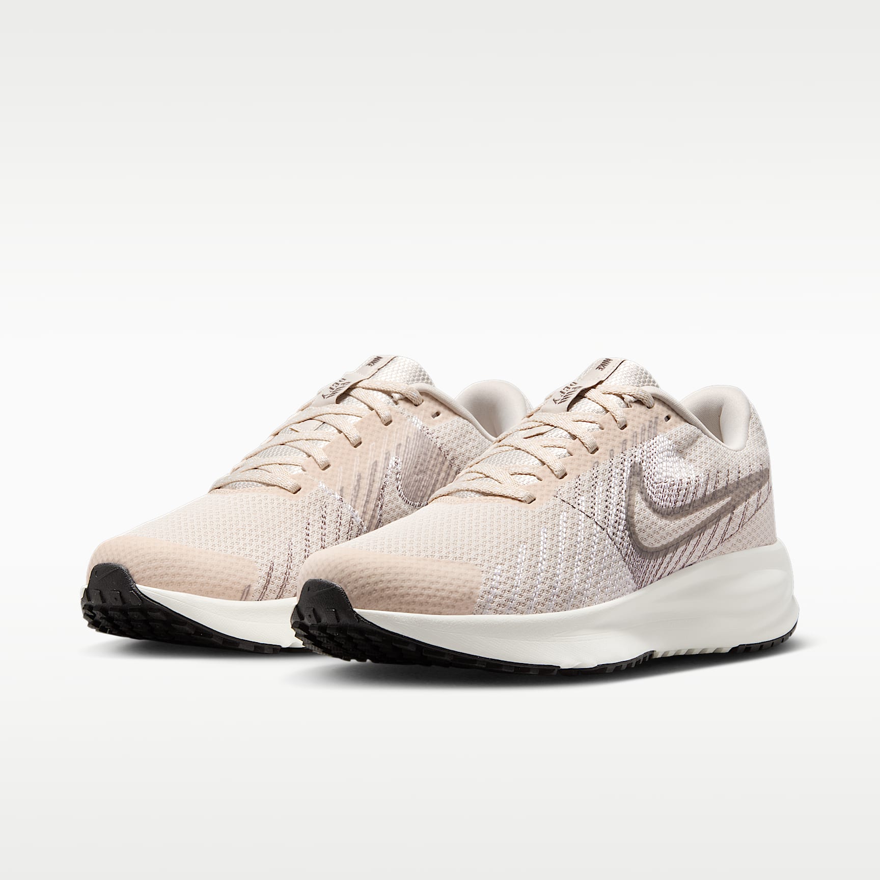 Nike Run Defy Straßenlaufschuh (Damen) – Light Orewood Brown/Cave Stone/Weiß/College Grey