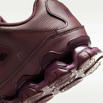 Nike Reax 8 TR Workout-Schuh (Damen) – Tattoo/Burgundy Crush