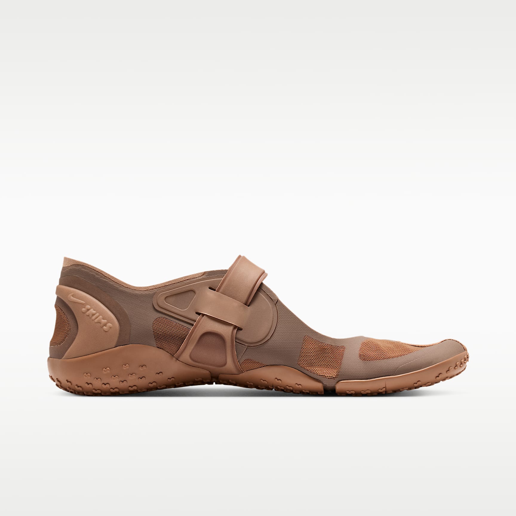 NikeSKIMS Rift Mesh Schuh (Damen) – Archaeo Brown/Infinite Sable/Desert Dust/Archaeo Brown