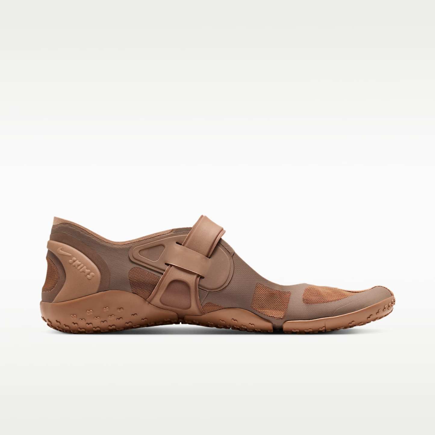NikeSKIMS Rift Mesh Schuh (Damen) – Archaeo Brown/Infinite Sable/Desert Dust/Archaeo Brown