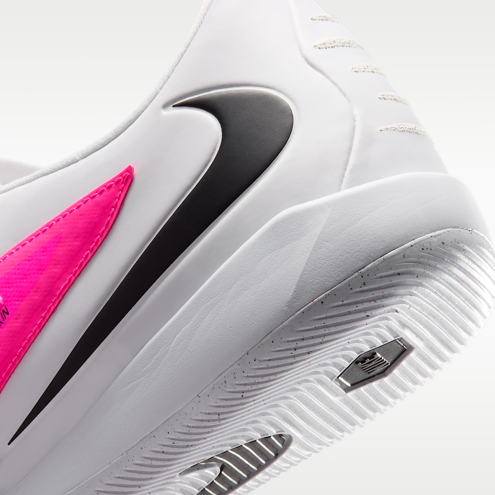 Nike Phantom 6 Low Academy Fußballschuh für Hallen- und Hartplätze – Multi-Color/Schwarz