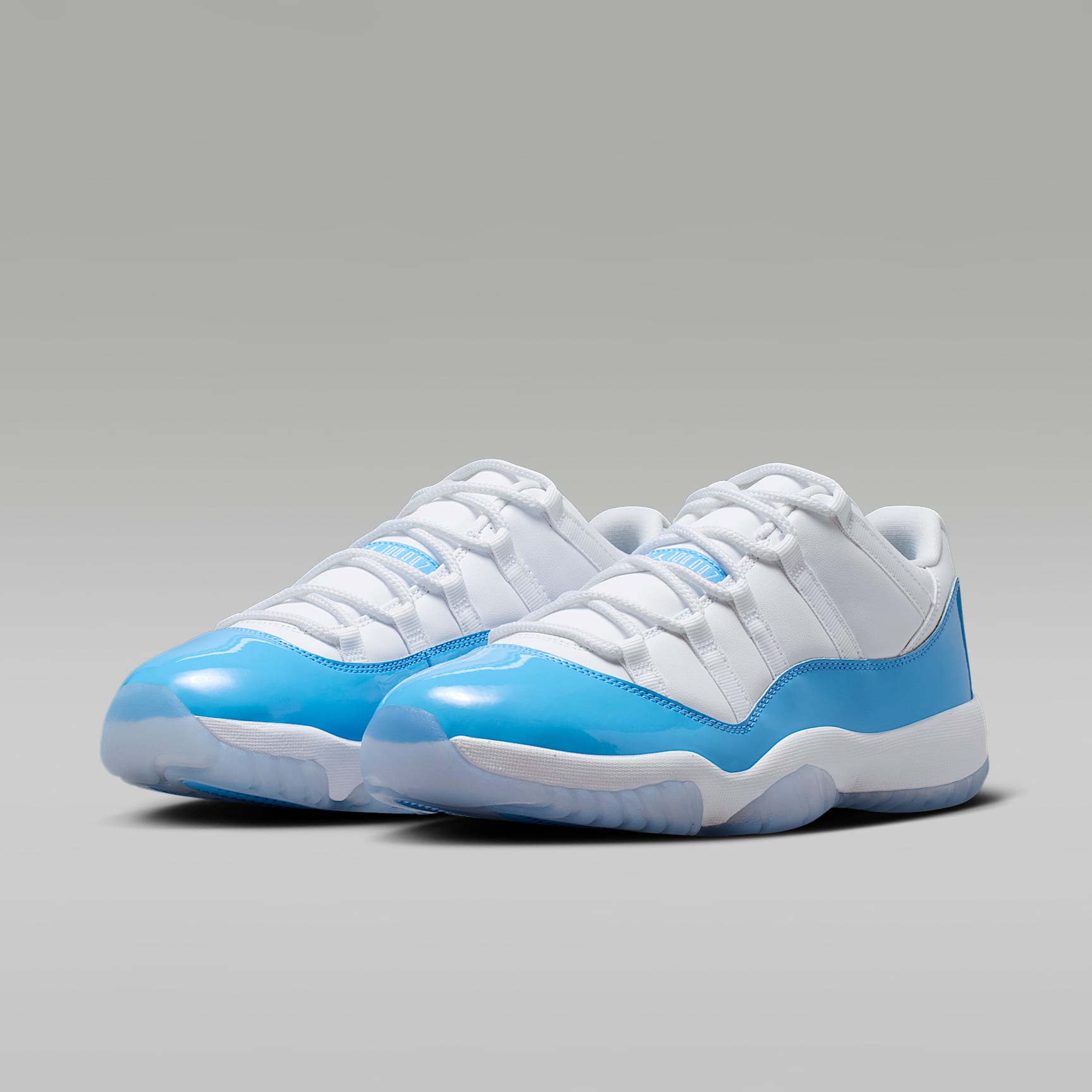 Air Jordan 11 Retro Low "University Blue" Schuh (Herren) – Weiß/Schwarz/University Blue