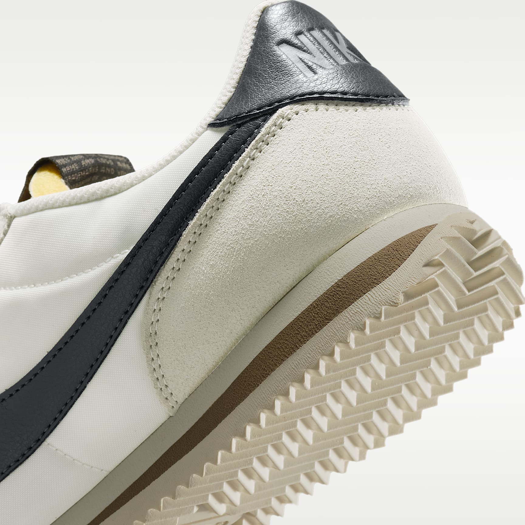 Nike Cortez Schuh (Damen) – Phantom/Sail/Mink Brown/Off Noir