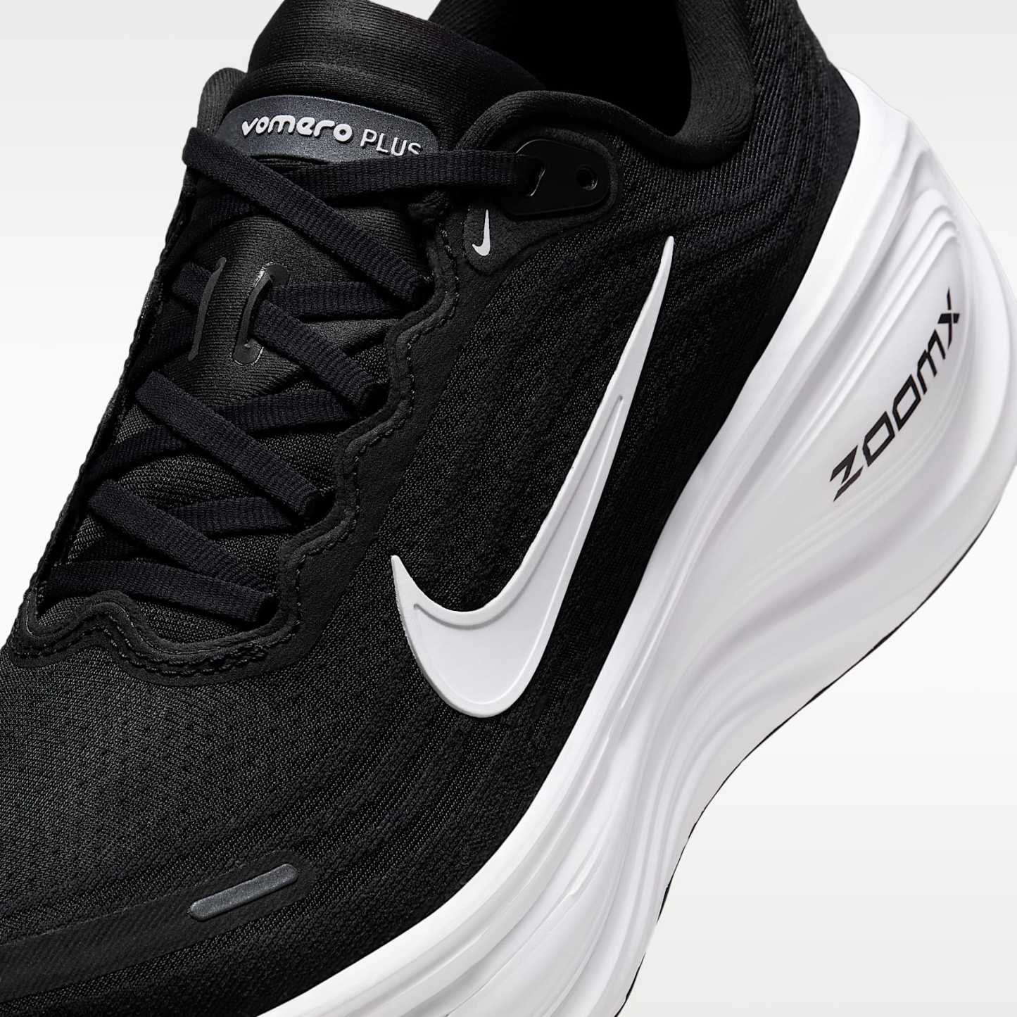 Nike Vomero Plus Straßenlaufschuh (Herren) – Schwarz/Cool Grey/Metallic Dark Grey/Weiß