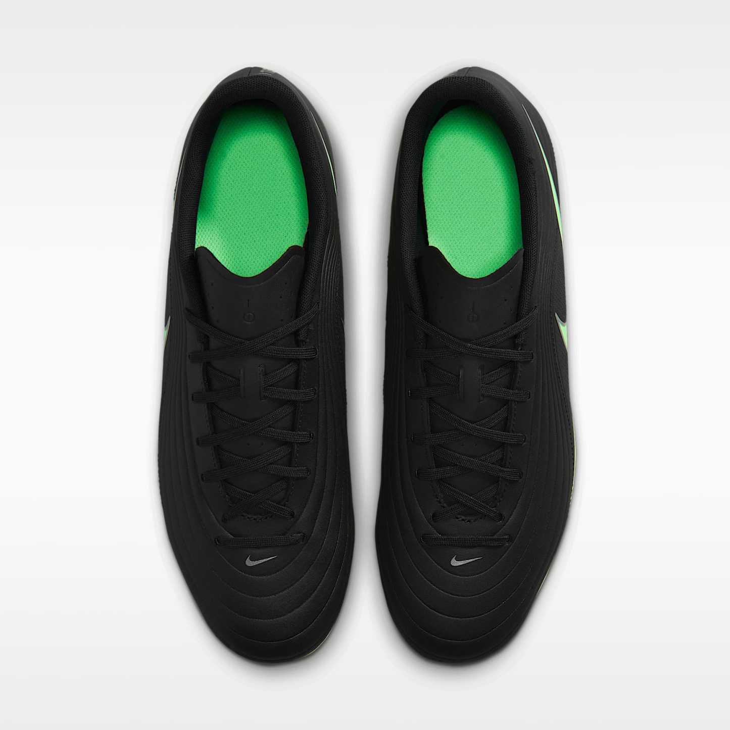 Nike Tiempo Maestro Club Low-Top-Fußballschuh für verschiedene Böden – Schwarz/Schwarz/Illusion Green