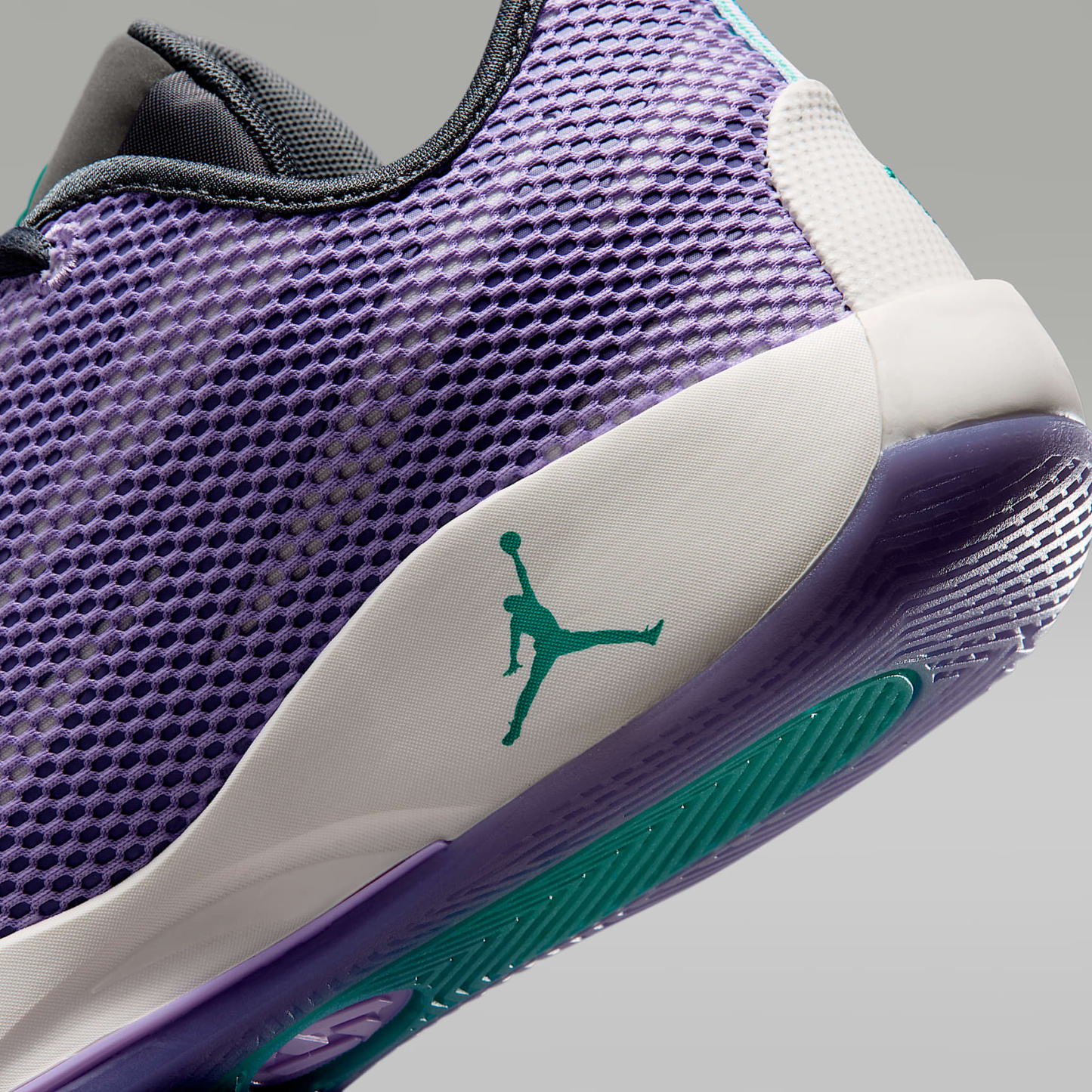 Luka 77 Basketballschuh – Urban Lilac/Iron Grey/Sail/Rio Teal