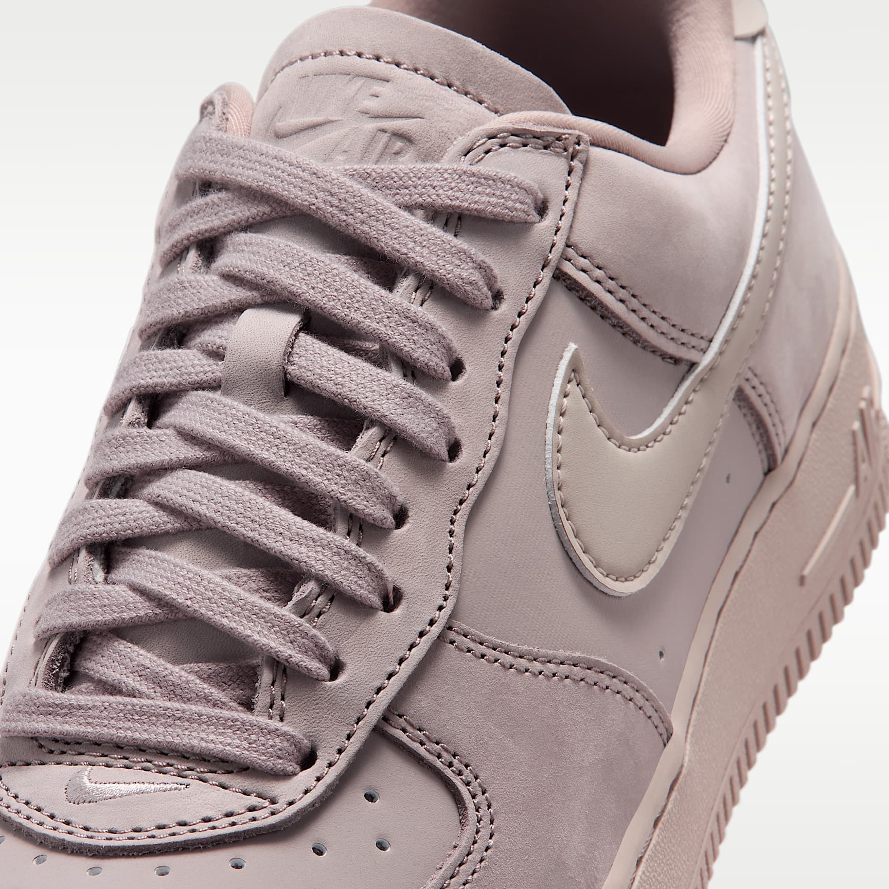 Nike Air Force 1 Retro Premium Damenschuhe – Pumice/Moon Particle