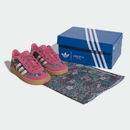 ADIDAS LIBERTY HANDBALL SPEZIAL SCHUH, KOMFORTVERSCHLUSS, ELASTISCHE SCHNÜRSENKEL – Dual Magenta / Cream White / Gum – KH9839