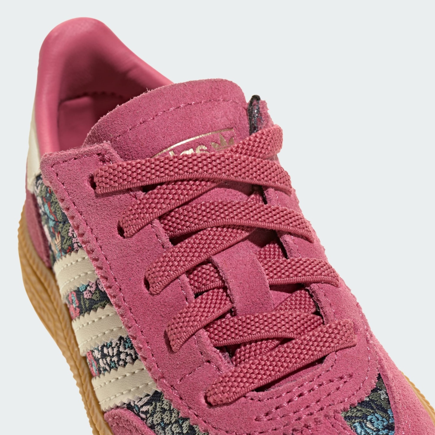 ADIDAS LIBERTY HANDBALL SPEZIAL SCHUH, KOMFORTVERSCHLUSS, ELASTISCHE SCHNÜRSENKEL – Dual Magenta / Cream White / Gum – KH9839