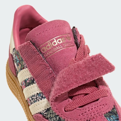 ADIDAS LIBERTY HANDBALL SPEZIAL SCHUH, KOMFORTVERSCHLUSS, ELASTISCHE SCHNÜRSENKEL – Dual Magenta / Cream White / Gum – KH9839