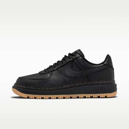Nike Air Force 1 Luxe Herrenschuh – Schwarz/Bucktan/Gum Yellow/Schwarz